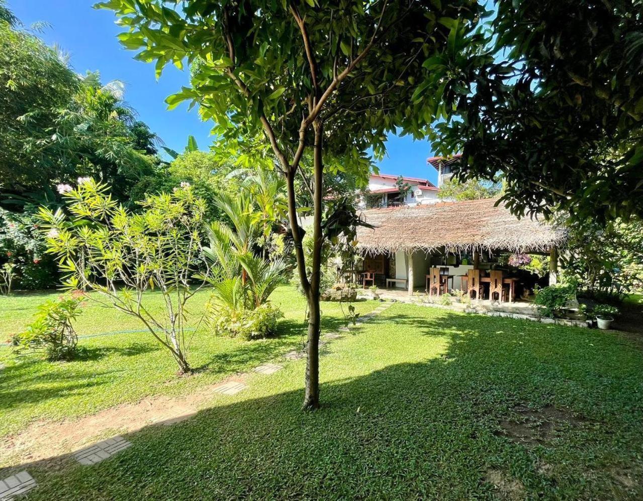 Villa Fiori Хіккадува Екстер'єр фото