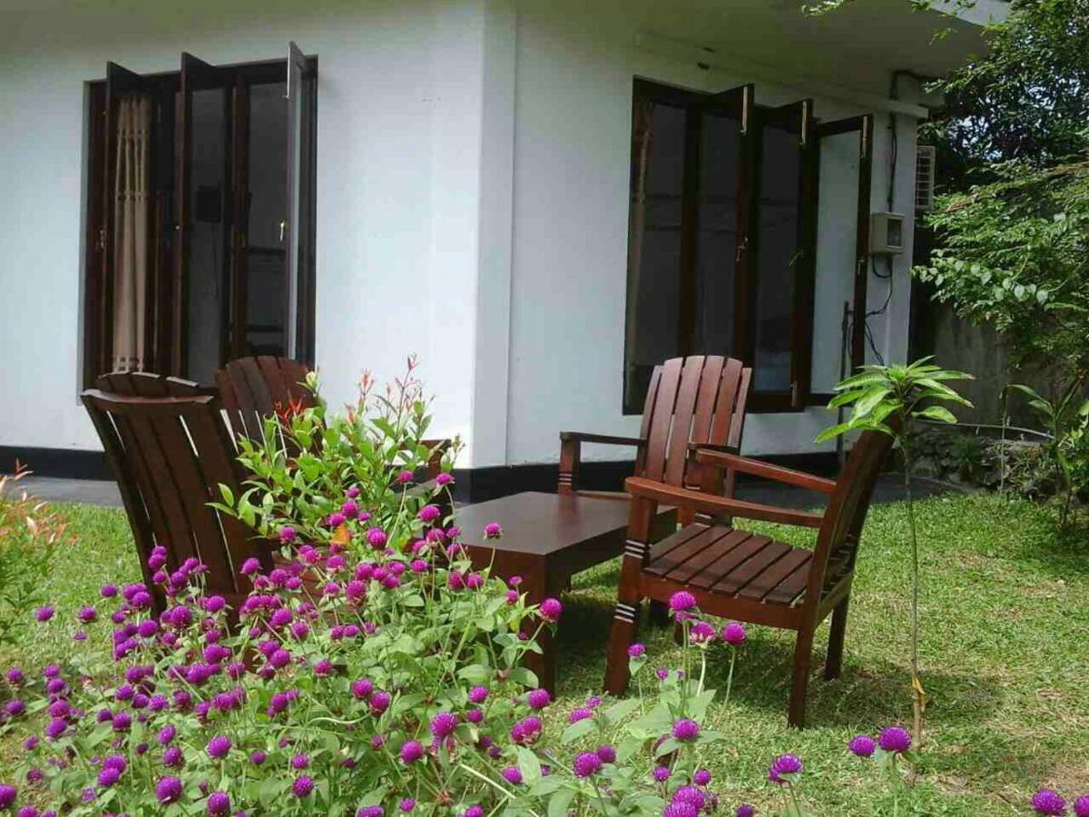 Villa Fiori Хіккадува Екстер'єр фото